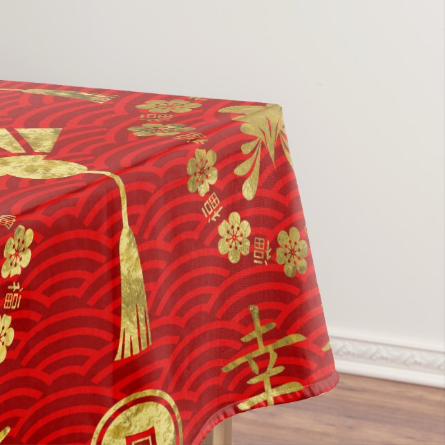 Gold auf rotem glücklichem chinesischem tischdecke (Beispiel)