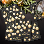 Gold Baubles Christmas Ornaments on Black Rechteckiger Pappuntersetzer<br><div class="desc">Elegante Weihnachtsbaumschmuck auf schwarzem Hintergrund, diese Untersetzer aus Papierhalbstoff sind ideal für ein Party zum Abendessen, ein Weihnachtsgeschenk für Geschäftsleute, ein Party, ein Ferienhaus, ein Hochzeitsfest, ein Weihnachtsgeschenk für Gastgeber und vieles mehr. Klicken Sie zum Anpassen auf die Schaltfläche "Personalisieren", dann auf den Link Weitere Anpassung, um diese Vorlage zu...</div>