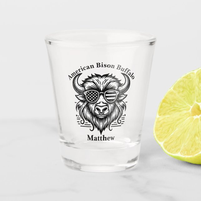 Gold Bison in Sonnenbrillen Illustration Schnapsglas (Vorderseite)