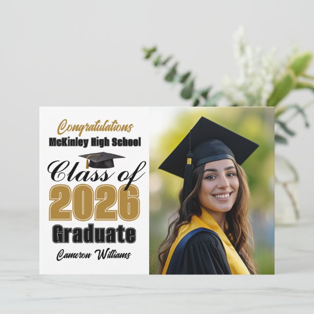 Gold Black Class of 2026 Graduate Photo Graduation Ankündigung (Stehend Vorderseite)