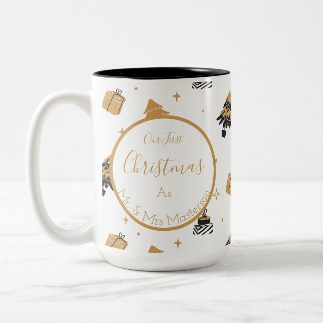 Gold Black First Christmas Tree Muster Mr. und Mrs Zweifarbige Tasse (Links)