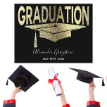 Gold Black Graduation Cap Save the Date Celebratio Postkarte<br><div class="desc">Elegante Gold- und Schwarz-Graduiertenkappe ist perfekt als Save the Date,  Abschluss Ankündigung oder Graduation Party Einladung. Feiern Sie mit Familie und Freunden Ihren Meilenstein. Herzlichen Glückwunsch an den Absolventen!</div>