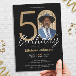 Gold Black Simple Chic Custom Foto 50. Geburtstag Einladung<br><div class="desc">Gold Black Simple Chic Custom Foto 50. Geburtstag Einladung. Feiern Sie Ihren Geburtstag in einem eleganten, modernen Stil mit unserem Design "Minimalistisch Chic", bei dem die Einfachheit der Minimalistischen Eleganz auf den Reiz der Individualisierung des Fotos zutrifft. Dieses schlichte Design ermöglicht es Ihrem Foto, die zentrale Bühne zu übernehmen und...</div>