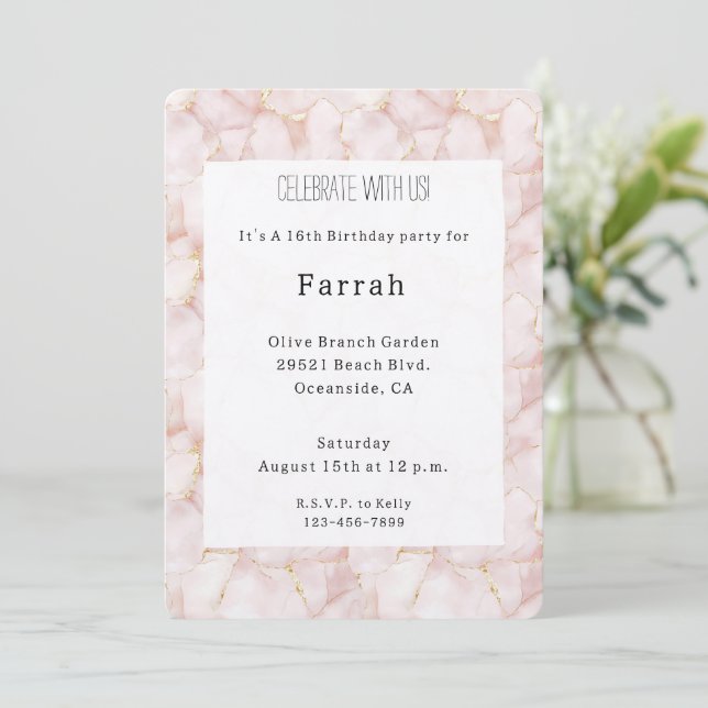 Gold Blush Pink Rose Petals Floral Birthday   Einladung (Stehend Vorderseite)