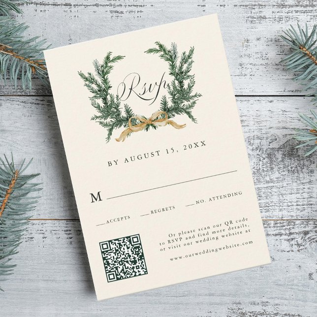 Gold Bow & Green Pine Wreath Wedding QR Code Ivory RSVP Karte (Von Creator hochgeladen)