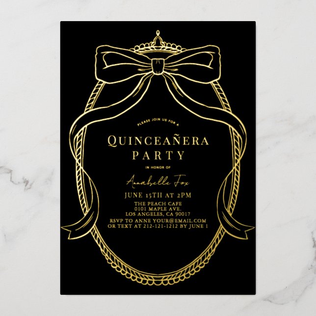 Gold Bow Ribbon Tiara Rahmen Schwarzes Quinceañera Folieneinladung (Vorderseite)