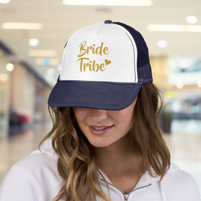 Gold Bride Tribe Heart Bachelorette Truckerkappe (Von Creator hochgeladen)