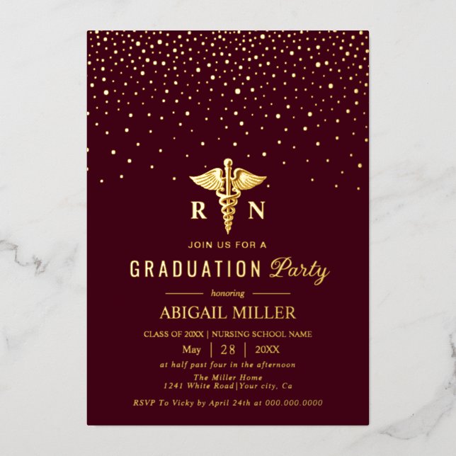 Gold caduceus burgundy Class Of 2026 graduation  Folieneinladung (Vorderseite)