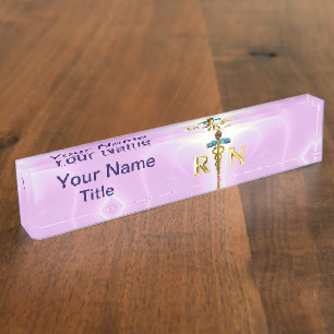 GOLD CADUCEUS REGISTRIERT NURSE SYMBOL Light Pink Namensplakette