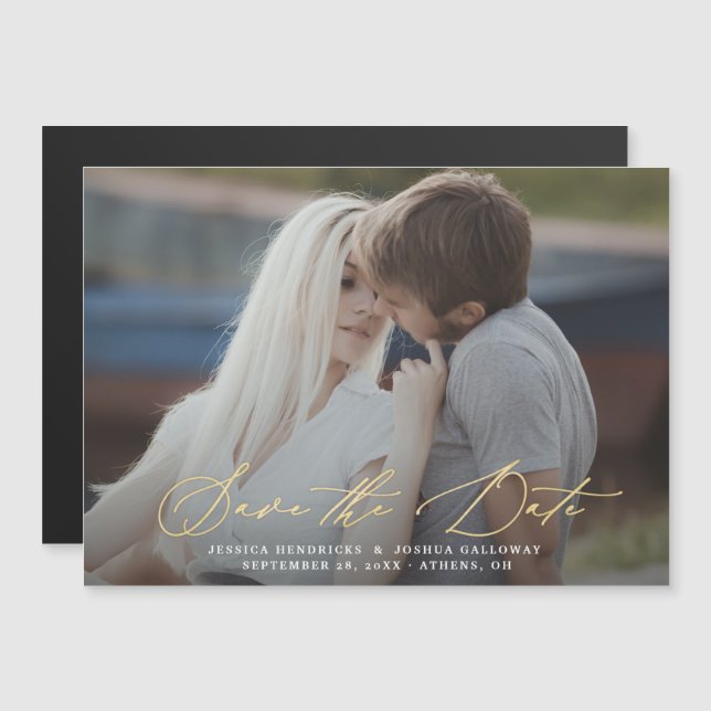 Gold Calligraphy Overlay-Foto Save the Date Magneteinladung (Vorne/Hinten)