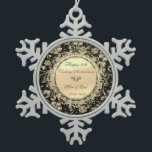 Gold Chic Blumendiamanten 50. Hochzeitstag Schneeflocken Zinn-Ornament<br><div class="desc">Elegante goldblütige Wirbel 50. Hochzeitstag Schmuck.</div>
