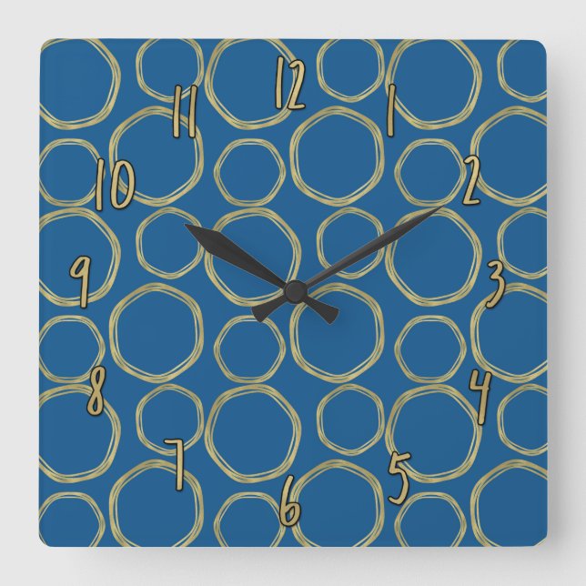 Gold Circles & Bright Blue Modern Trendy Chic Quadratische Wanduhr (Vorderseite)