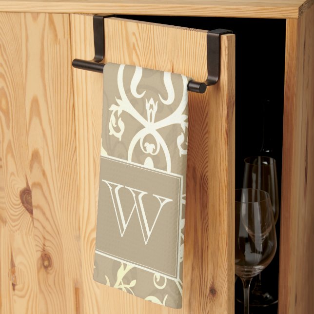 Gold Elegant Geblüht Monogram Handtuch (Drittel gefaltet)