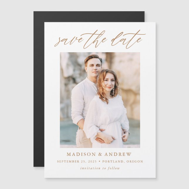 Gold Elegantes Script-Foto Save the Date Magneteinladung (Vorne/Hinten)