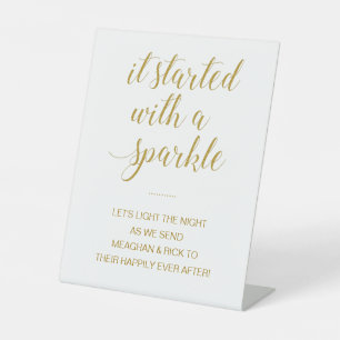 Gold es begann mit einem Sparkle Wedding Sparkler Sockelschild