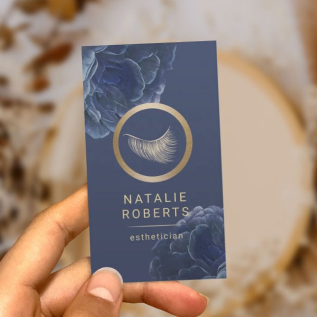 Gold Eyelash Blue Floral Makeup Artist Esthetician Visitenkarte (Von Creator hochgeladen)