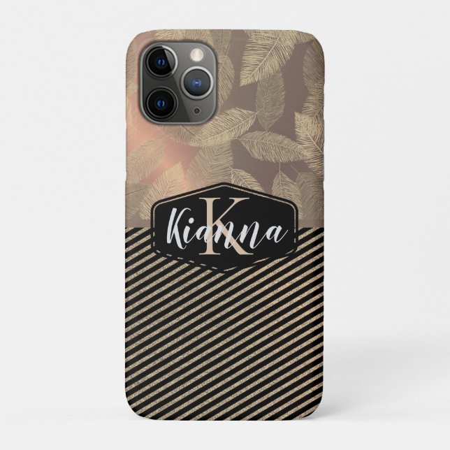 Gold Feathers mit Gold Stripes Monogramm Case-Mate iPhone Hülle (Rückseite)