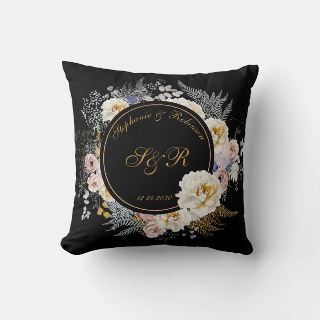 Gold Floral auf Black Monogram Wedding Kissen (Vorderseite)