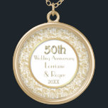 Gold Floral Elegance 50. Hochzeitstag Vergoldete Kette<br><div class="desc">Herrliche goldfarbene und weiße fünfzigjährige Hochzeitskette mit detailreicher goldblühender Spitze über weißer Grenze und weißes Zentrum mit goldkreisfarbenem Akzent. Passen Sie Namen und Datumstext mit Ihren Informationen an. Matching Jubiläumseinladungen,  Ornament und mehr in meinem Geschäft.</div>
