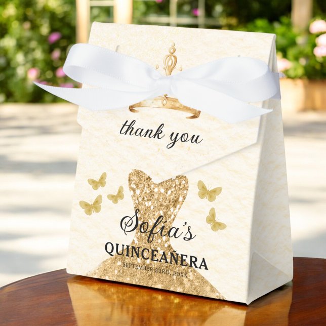 Gold Floral Quinceñera Butterfliegen Geschenkschachtel (Von Creator hochgeladen)