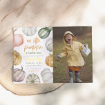 Gold Foil Little Pumpkin Boho Birthday Party Foto Folieneinladung<br><div class="desc">Fügen Sie diesen Geburtstagseinladungen ein wenig Glanz mit echter Folie hinzu! Unser kleiner Kürbis zu jedem Geburtstag - perfekt für ein kleines Party mit Oktober, Herbst oder Halloween. Auf der links Seite dieses Einladens befindet sich ein Rahmen mit verschiedenen handbemalten Wasserfarbenkürbis: orange, grün, lila, rosa und sogar blau! Im Inneren...</div>