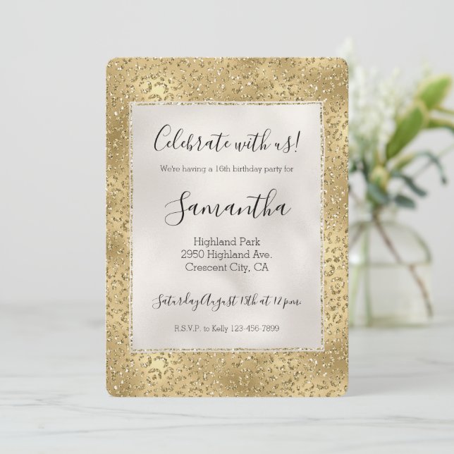 Gold Glam Glitzy Glitzer Leopard Print Einladung (Stehend Vorderseite)