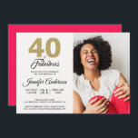 Gold Glitzer 40 Fantastisches Geburtstags Diva Pin Einladung<br><div class="desc">Das stilvolle, elegante 40. Foto lädt mit den Worten "40 und Fabulous" in goldenem Glitzer, schwarzer Chic-Kalligrafie und moderner Typografie zum Verweilen ein. Fügen Sie einfach Ihre persönlichen Daten und Ihr Lieblings-Foto hinzu. Die Rückseite der Karte ist in einer leuchtend rosa Diva Farbe (Sie können die Farbe über das Menü...</div>