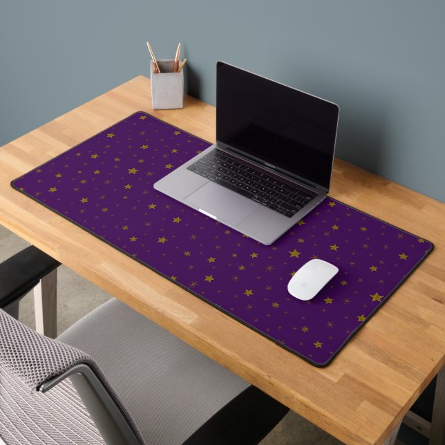 Gold-Glitzer-Sterne im lila Hintergrund Schreibtischunterlage (Büro 2)