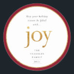 Gold Joy Modern Christmas Classic Round Sticker<br><div class="desc">Möge Ihre Ferienzeit mit Freude erfüllt werden. Goldene Imitate verwickeln die fröhliche Schrift und die Imitate-Folie mit dunkelweinroter Rahmen,  Ferienaufkleber.</div>