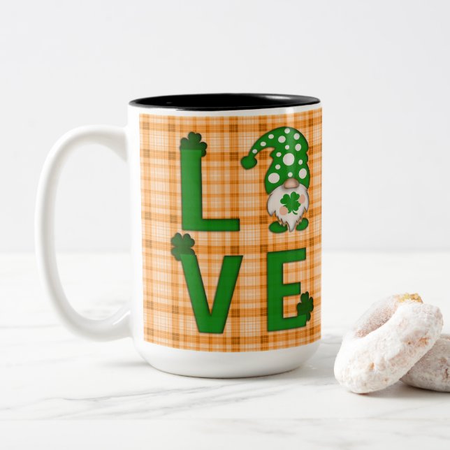 Gold Kariert St Patrick's Day LIEBE Gnome Kleeblat Zweifarbige Tasse (Mit Donut)