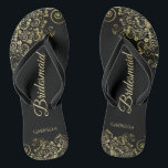 Gold Lace Frills Elegante Black Bridesmaid Wedding Flip Flops<br><div class="desc">Diese eleganten Hochzeitskippen sind eine großartige Möglichkeit, um Ihren Brautmädchen zu danken und sie zu erkennen und ihnen nach einem langen Tag eine Erholung zu geben. Das schöne Design zeichnet sich durch ein elegantes Design mit goldenen Spitzen-Frills auf klassischem schwarzem Hintergrund und extravagant goldfarbenen Schriftzeichen aus. Der Text liest Bridesmaid...</div>