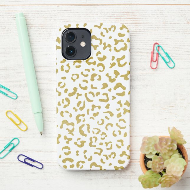 Gold Leopard, Gold Glitzer, Leopard Print iPhone 12 Hülle (Auf dem Schreibtisch)