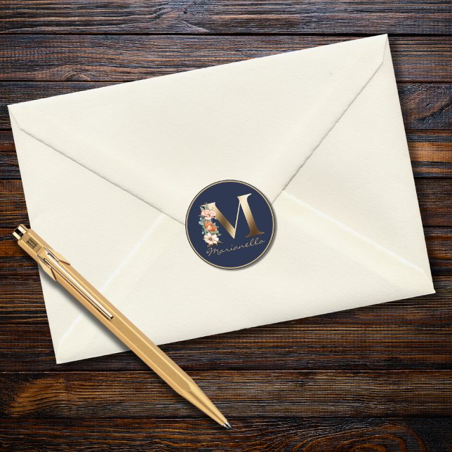 Gold Letter M Eleganavy Blue Floral Monogram Runder Aufkleber (Von Creator hochgeladen)