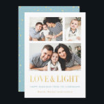 Gold LIEBE & Light Foto Hanukkah Cards Feiertagskarte<br><div class="desc">Niedliche, einfache und klassische Hanukkah-Karten mit Platz für drei Fotos, die Wörter "LIEBE & LICHT" in einem glänzenden Goldfolieneffekt (beachten Sie, dass dies nur ein Druckeffekt ist, nicht eine echte Goldfolie). Das Backer-Design zeichnet sich durch einen Rahmen aus glänzenden goldenen Sternen und Polka-Punkte vor einem hellblauen Hintergrund aus. Das Blau...</div>