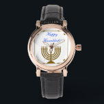 Gold Menorah Armbanduhr<br><div class="desc">Die perfekte Armlederuhr aus schwarzem, viereckigem Leder mit dem Bild einer goldenen Menorah in einem goldenen Rahmen mit den goldenen Sternen von David und der optionalen Urlaubsstimmung. Siehe dazu passende quadratische Taste, quadratischer Charme und viereckiger beidseitig bedruckter Acryl-Schlüsselanhänger. Sehen Sie sich die gesamte Hanukka Watch-Sammlung unter der Rubrik ACCESSORIES im...</div>