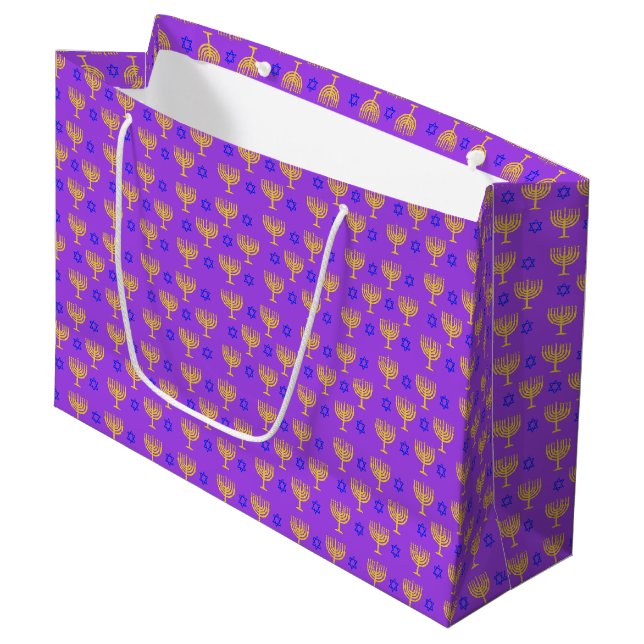 Gold Menorahs + Blue Stars Große Geschenktüte (Vorderseite Schrägansicht)