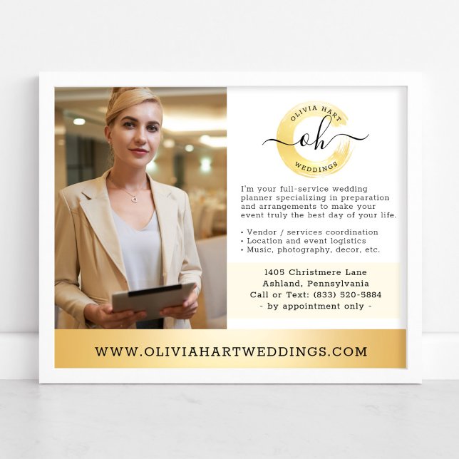 Gold Minimalistisch Stylist Business Marketing Fot Poster (Von Creator hochgeladen)