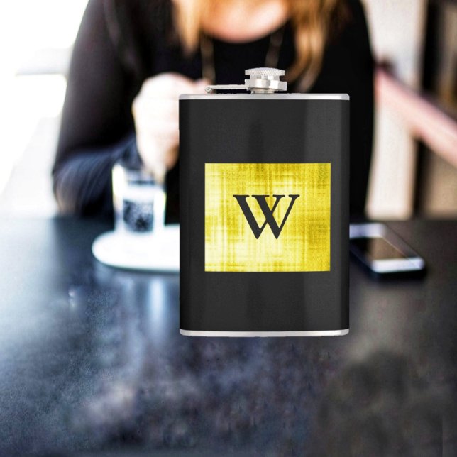 Gold Paneled Black-II Flachmann (With geometric design, and elegance, this Gold Paneled Black-II Flask, also, offers personalization!)