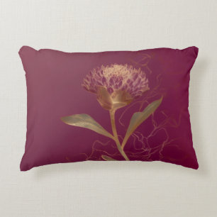 Gold Protea Blume Burgund Botanische Linienzeichnu Dekokissen