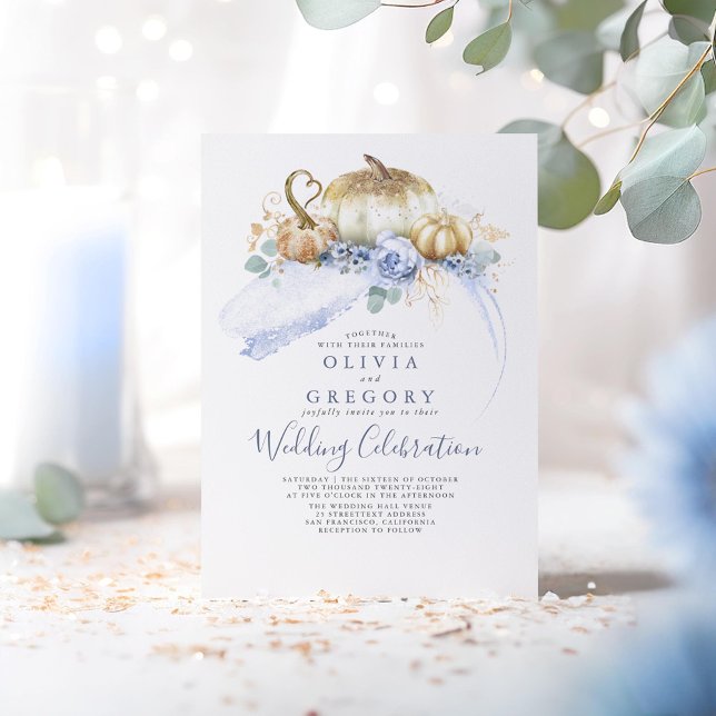 Gold Pumpkins Dusty Blue Floral Hochzeit im Herbst Einladung (Gold Pumpkins and Dusty Blue Flowers Fall Wedding Invitations)