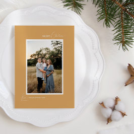 Gold Retro Boho Minimalistischer Brief und Foto Feiertagskarte