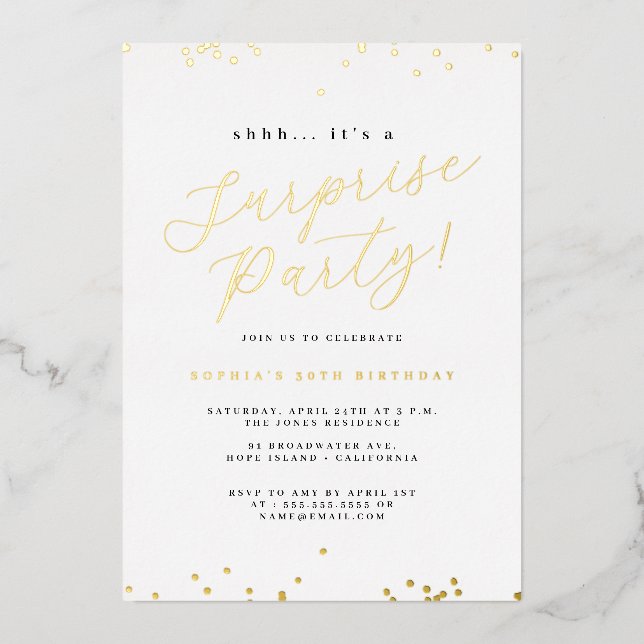 Gold Script Confetti Überraschung Party Folieneinladung (Vorderseite)