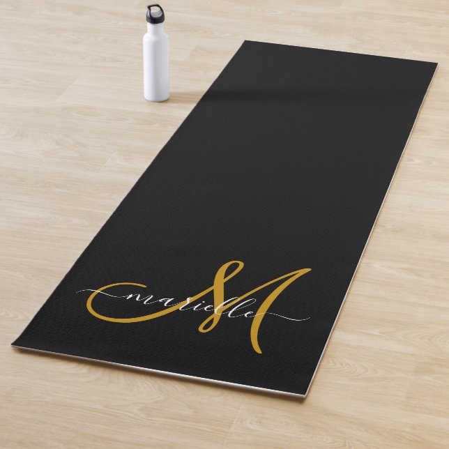 Gold Script Monogram Black Yogamatte (Beispiel)