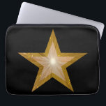"Gold" Star Neopren Notebook-Ärmel 13" schwarz Laptopschutzhülle<br><div class="desc">Modernes Design mit einem "leuchtenden" goldenen und weißen Stern auf schwarzem Hintergrund. Laptop-Ärmel mit einem goldfarbenen und weiß anpassbaren Design für Sie, um mit Ihrem eigenen Text, Bildern und Ideen zu personalisieren. Bitte beachten Sie, dass es sich um ein gedrucktes Bild handelt, das mit Originalfotos und Digitaltechnik erstellt wurde, es...</div>