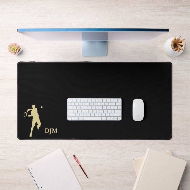 Gold Tennis Player Silhouette Monogram Schreibtischunterlage (Büro 1)