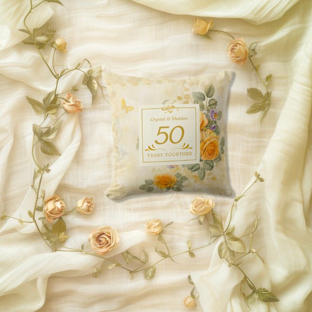 Gold und Rose 50. Hochzeitstag Kissen (Gold Yellow Roses 50th Anniversary gift Throw Pillow)