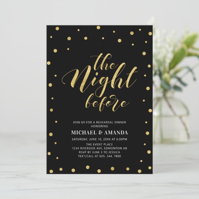 Gold und Schwarz | Modernes Typografie-Probe-Dinne Einladung (Stehend Vorderseite)