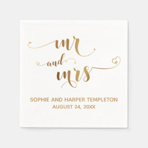 Gold- und Weiß-Schriftzug 'Mr. und Mrs.' mit Herze Serviette