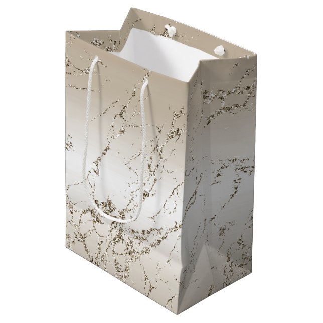 Gold und White Ombre Marble Glitz Mittlere Geschenktüte (Vorderseite Schrägansicht)