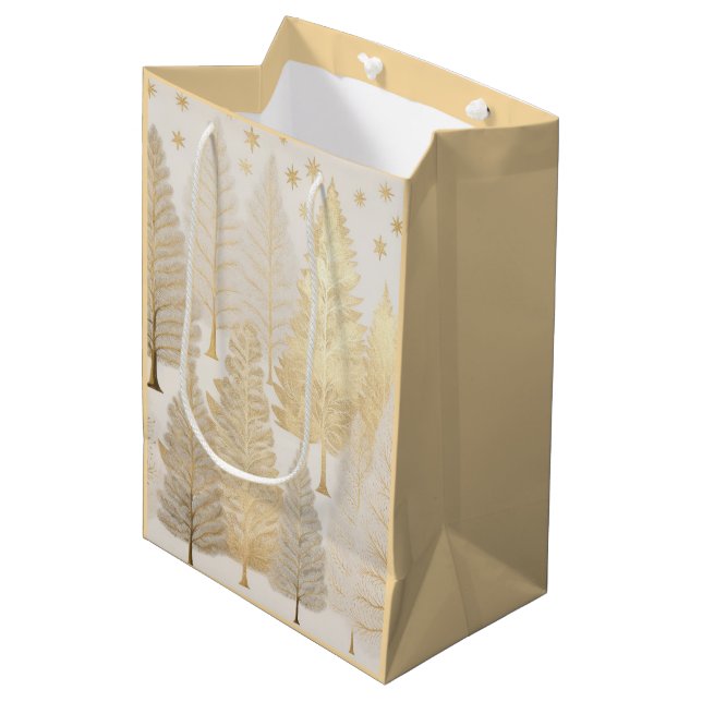 Gold White Silver Christmas Pine Trees Geschenktas Mittlere Geschenktüte (Vorderseite Schrägansicht)